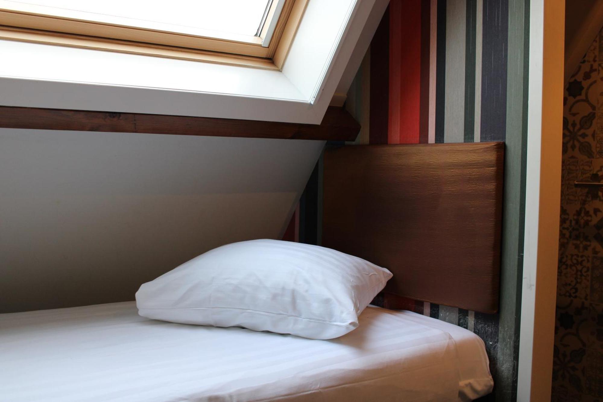Hotel West Inn Хипполитюсхуф Экстерьер фото