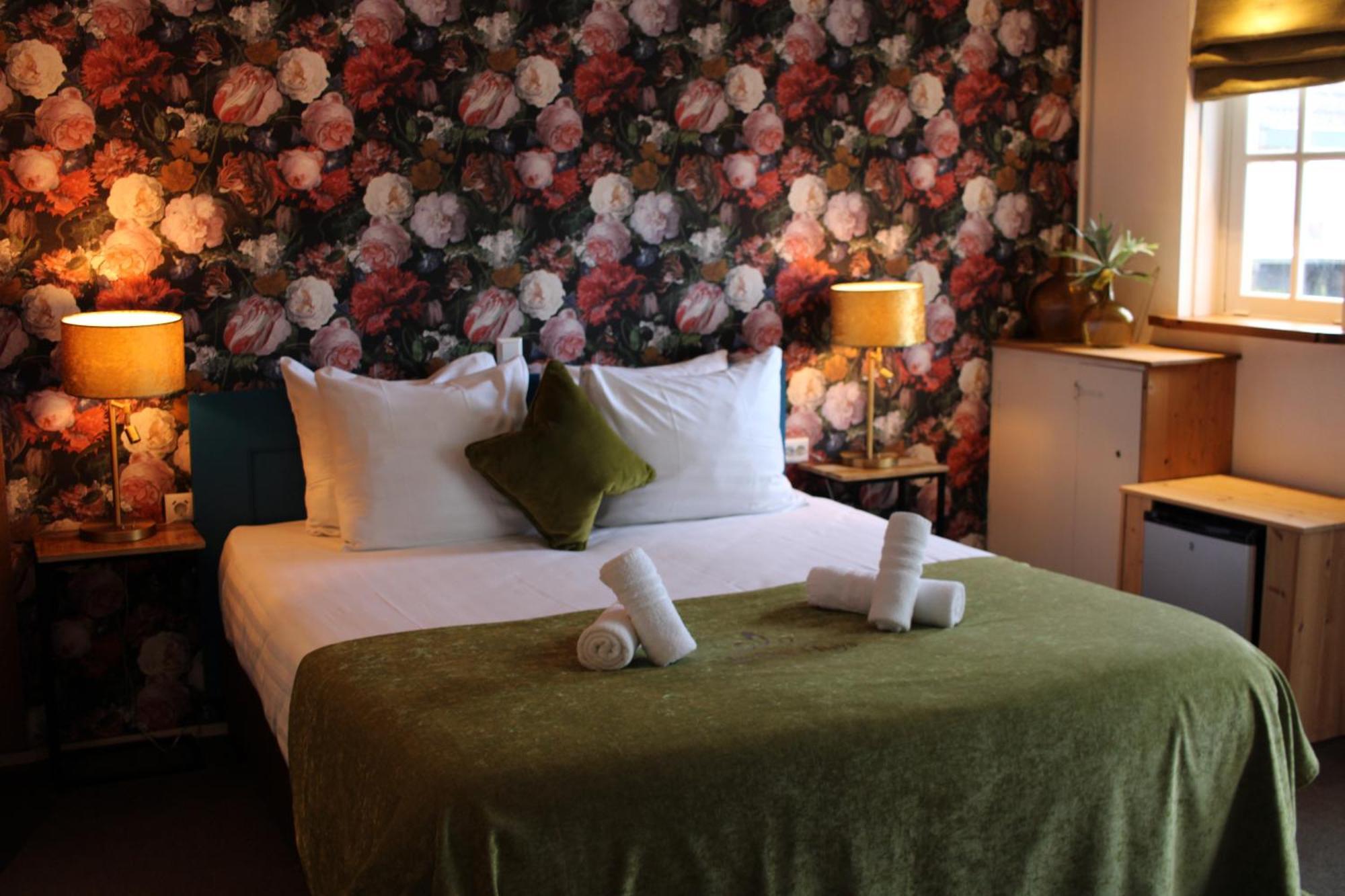 Hotel West Inn Хипполитюсхуф Экстерьер фото